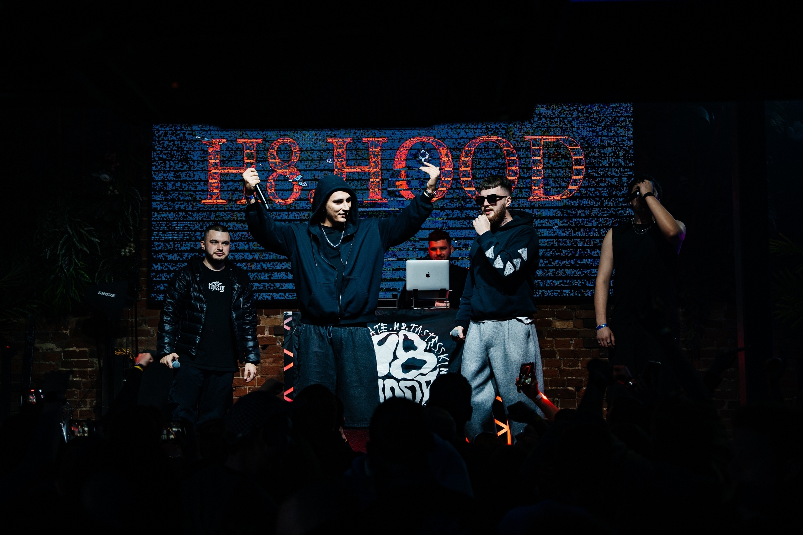H8.Hood (121 — IZI