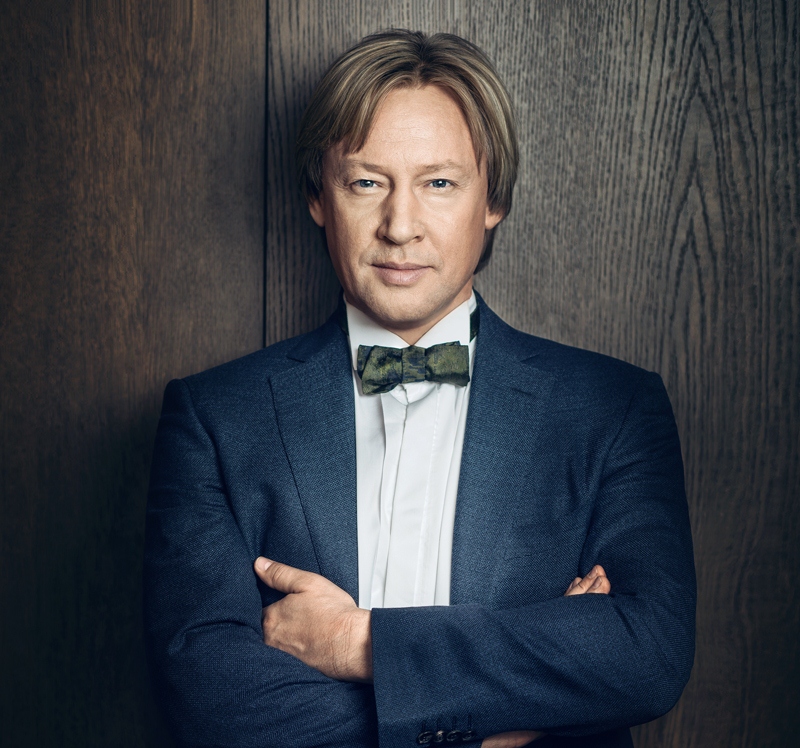 Дмитрий Харатьян